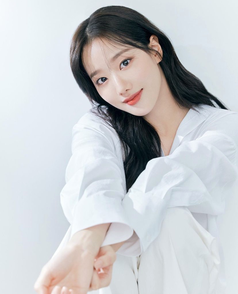 지난 2월 18일 새 프로필 사진을 공개한 이나은.
이나은 인스타그램 캡처