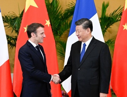 지난해 11월 인도네시아 발리에서 회담하는 시진핑(오른쪽) 중국 국가주석과 에마위엘 마크롱 프랑스 대통령. 연합뉴스