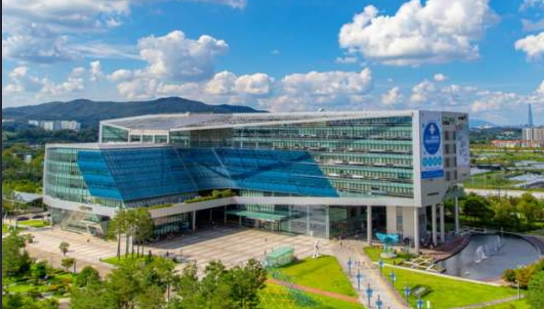 경기 성남시 중원구 성남시청 전경.