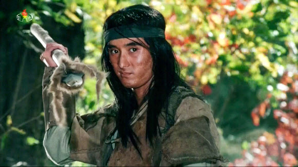 북한 조선중앙TV는 5일 왜구에 맞서 싸운 고려인들의 이야기를 담은 북한영화 ‘피묻은 약패’를 재방영했다. 2005년 제작된 이 영화는 남한에서도 전주국제영화제, 대종상영화제 등을 통해 소개된 적이 있다. 2023.4.5. 조선중앙TV 화면·연합뉴스