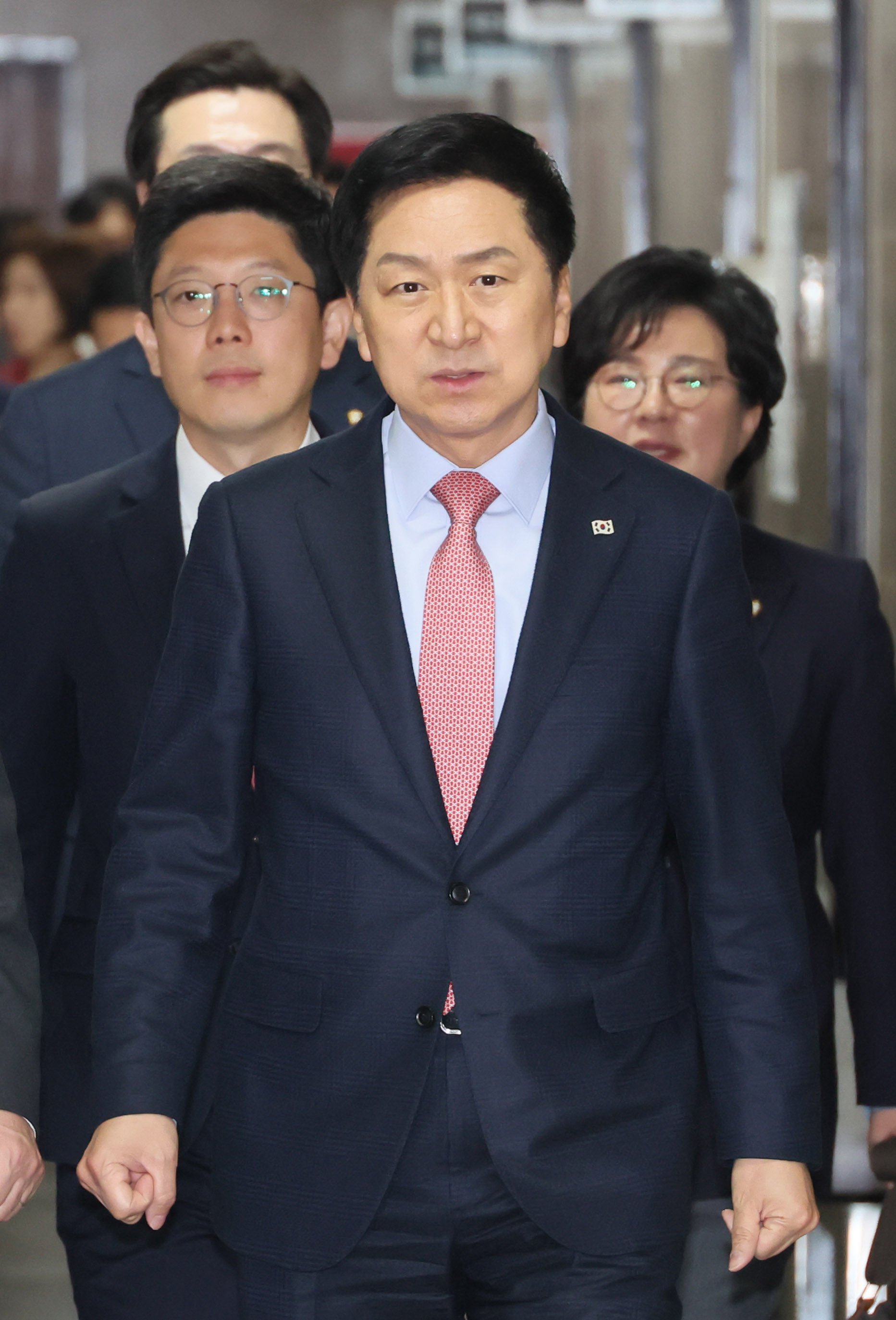 최고위회의 참석하는 김기현 대표