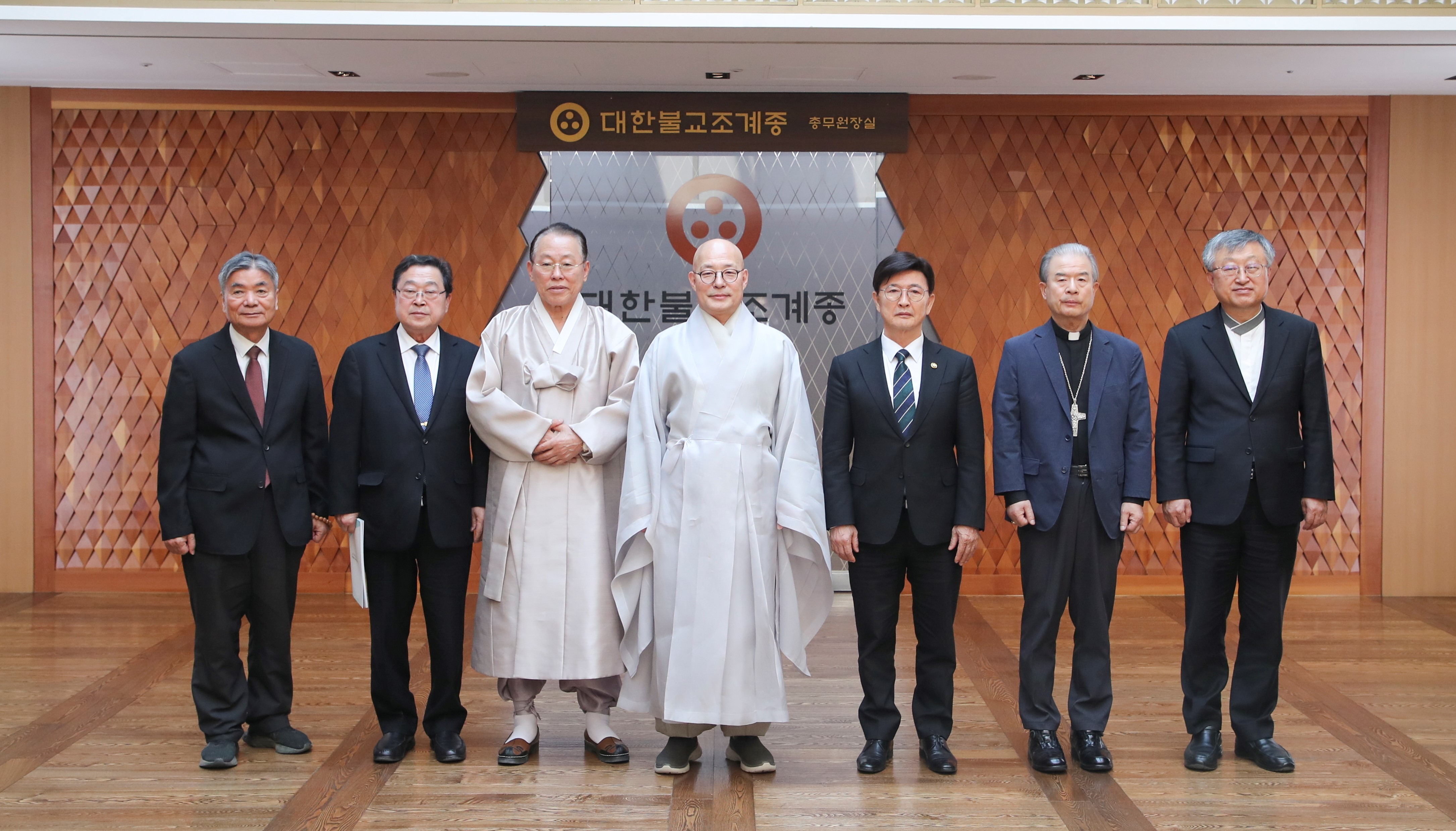 7대 종교 수장단. 한국종교지도자협의회 제공