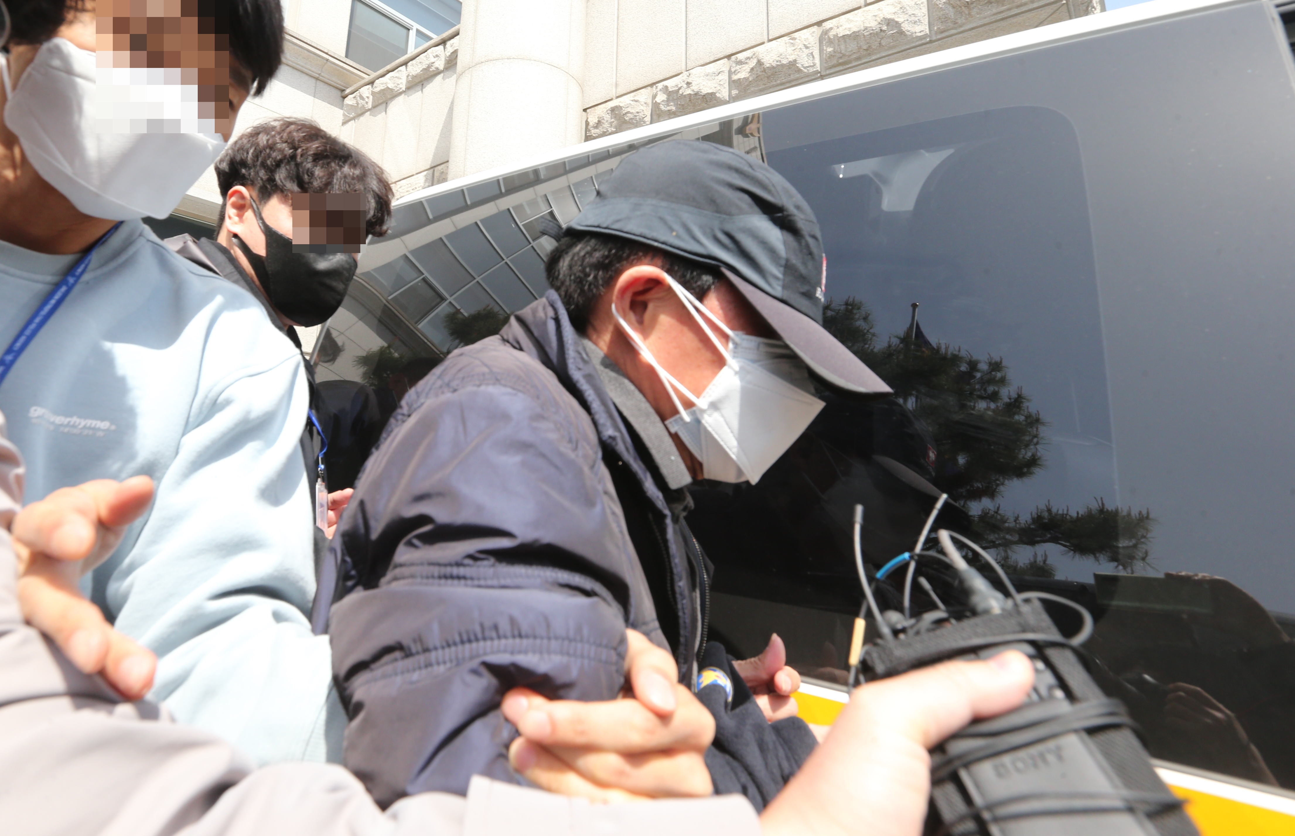 호송 차량으로 이동하는 초등생 숨지게 한 대전 스쿨존 음주 운전자