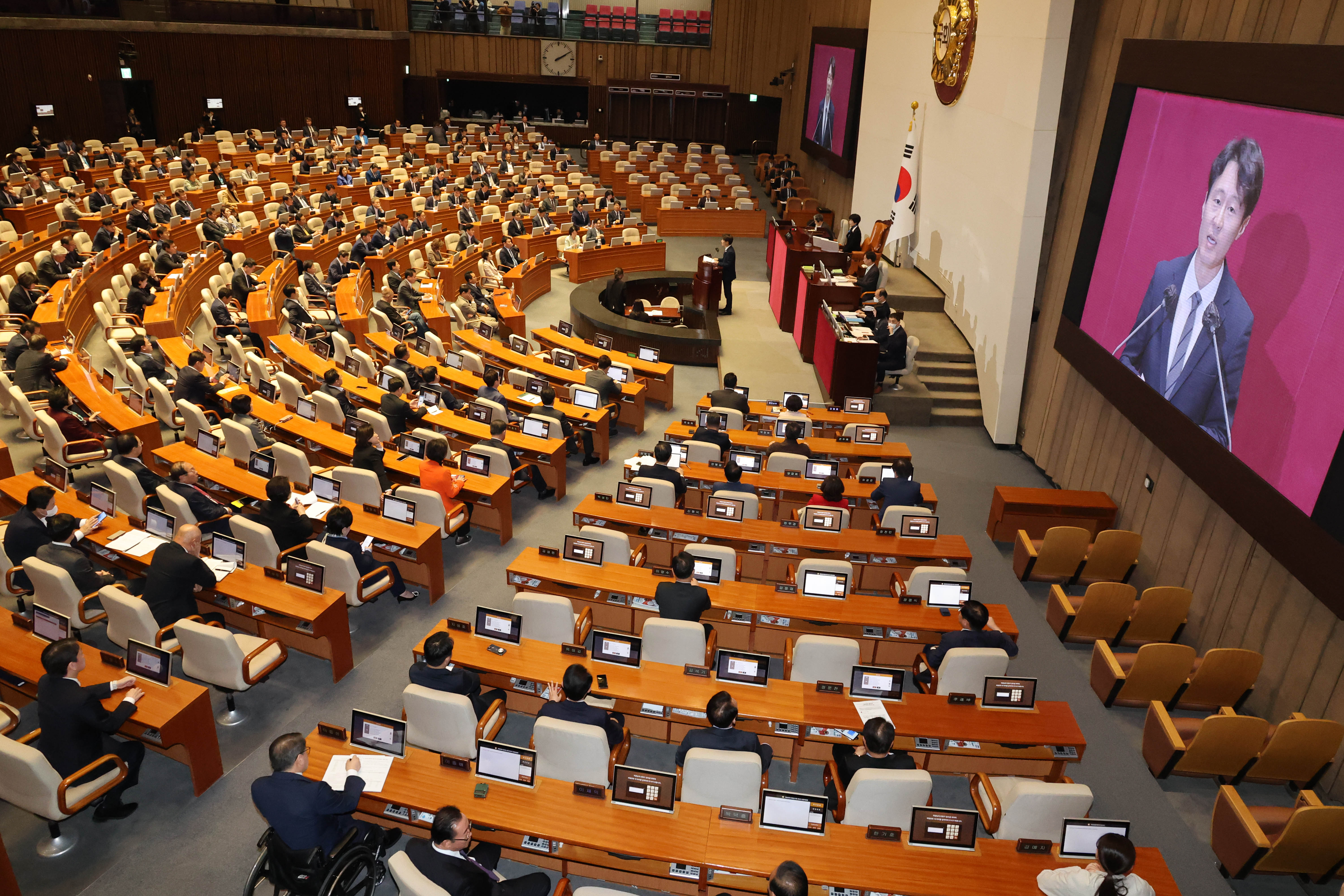 20년 만의 국회 전원위, 선거제 난상토론