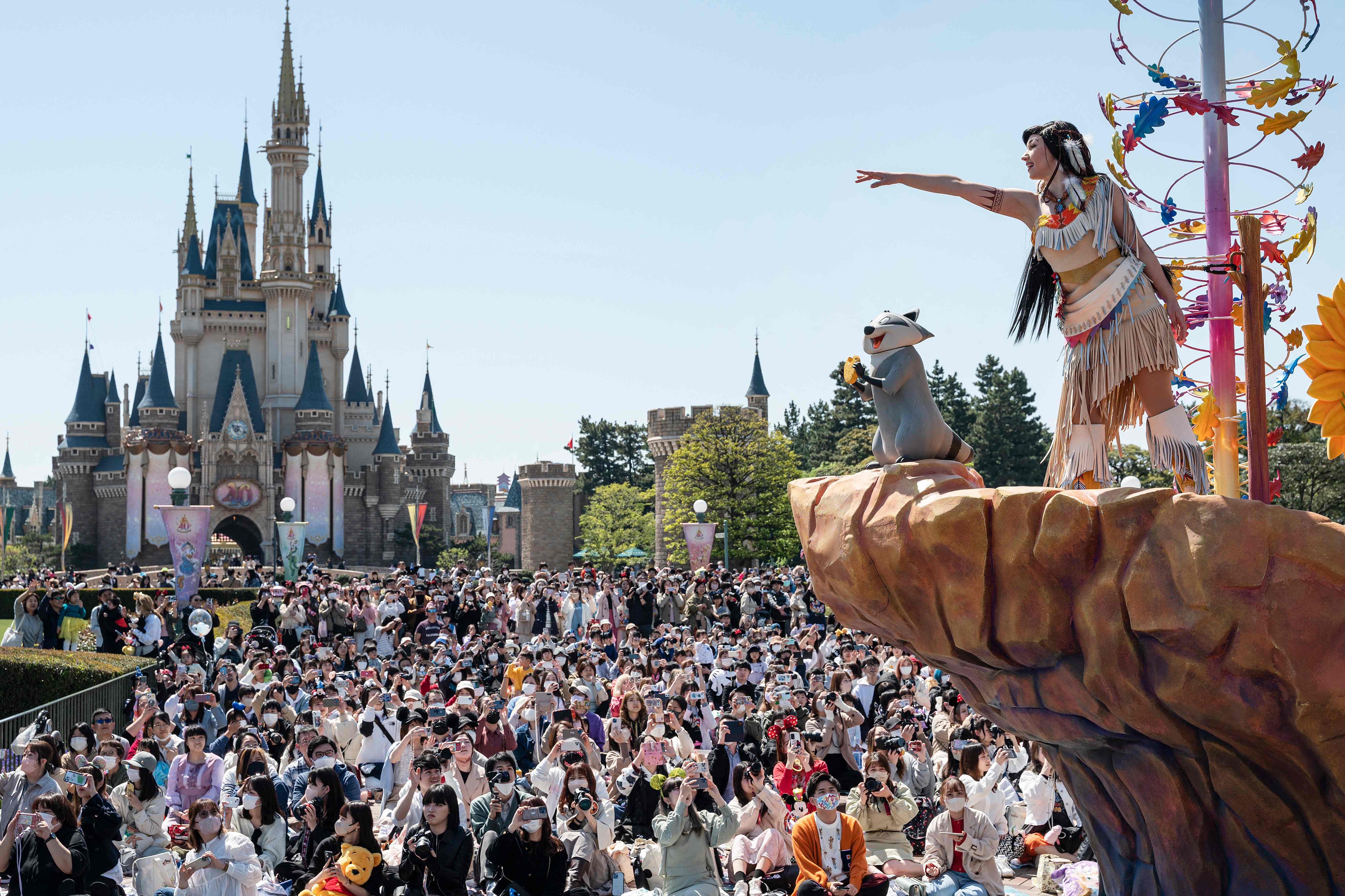 도쿄 디즈니랜드 개장 40주년 기념 행진