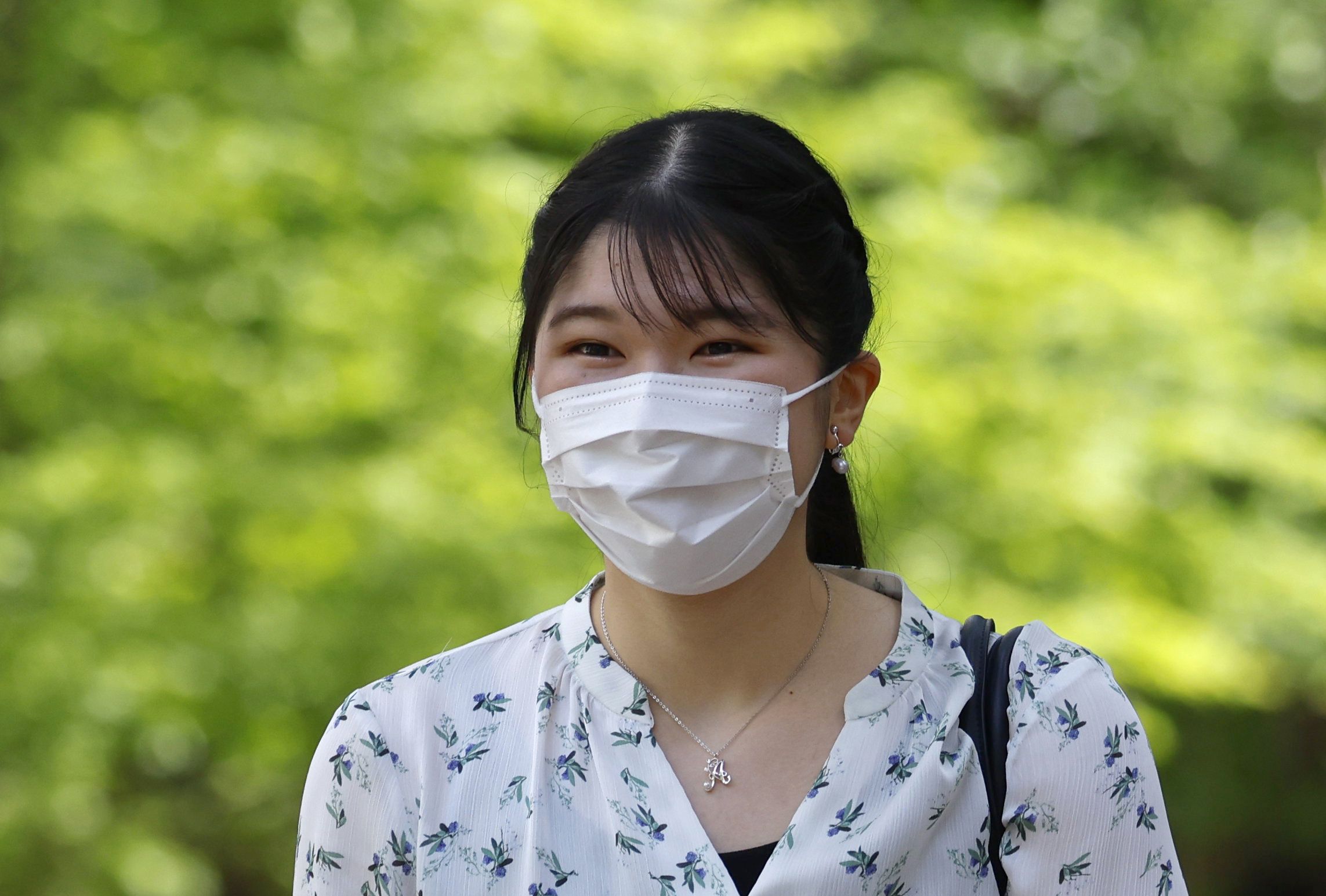 가쿠슈인 대학에 등교 중인 나루히토 일왕의 외동딸 아이코 공주. 일본 궁내청 제공