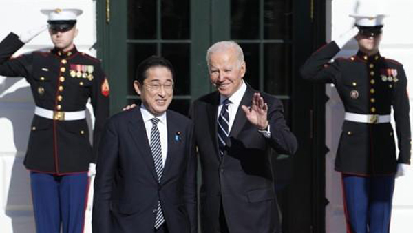 기시다 후미오(왼쪽) 일본 총리와 조 바이든 미국 대통령. 연합뉴스