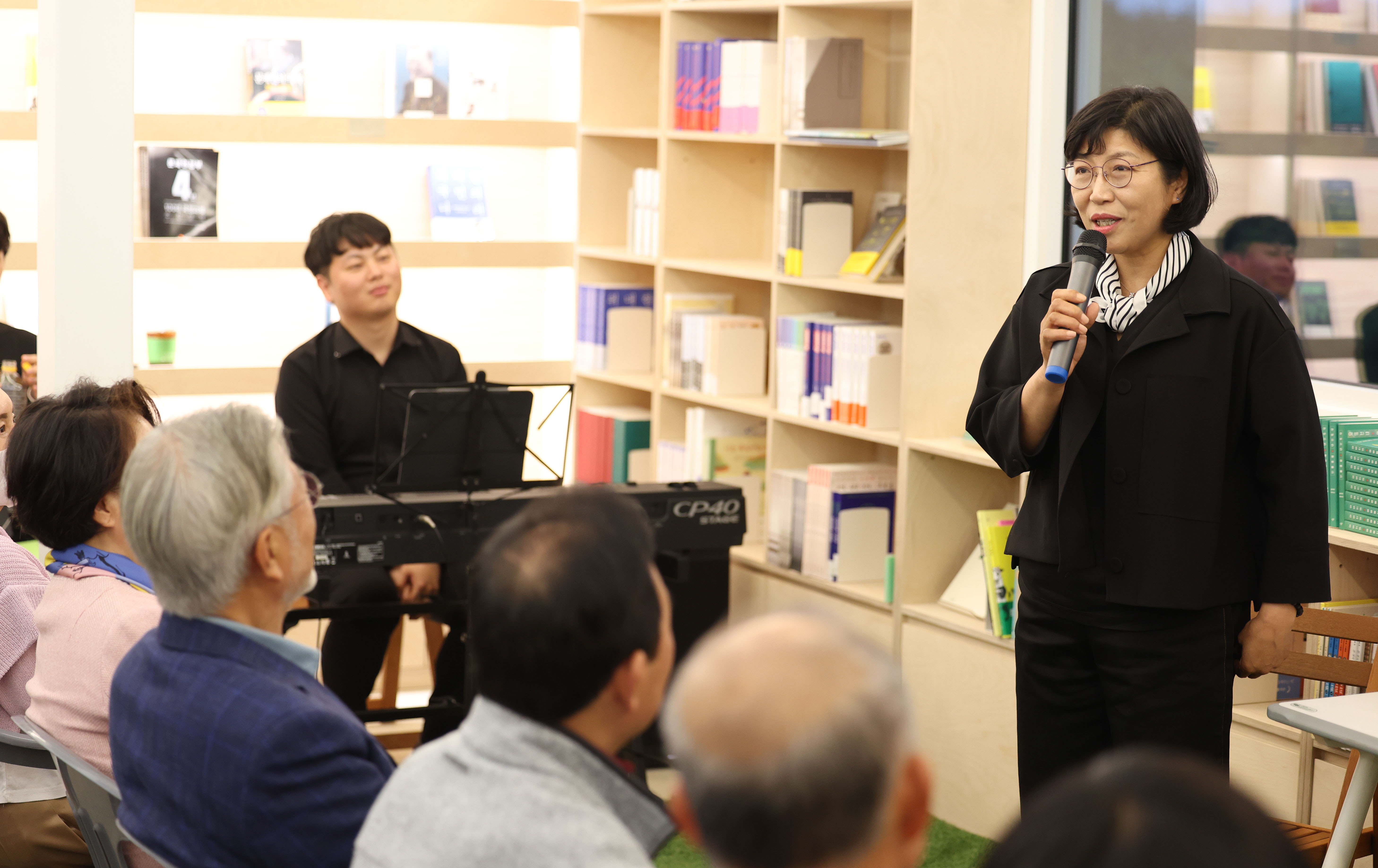 정지아 작가 평산책방 강연