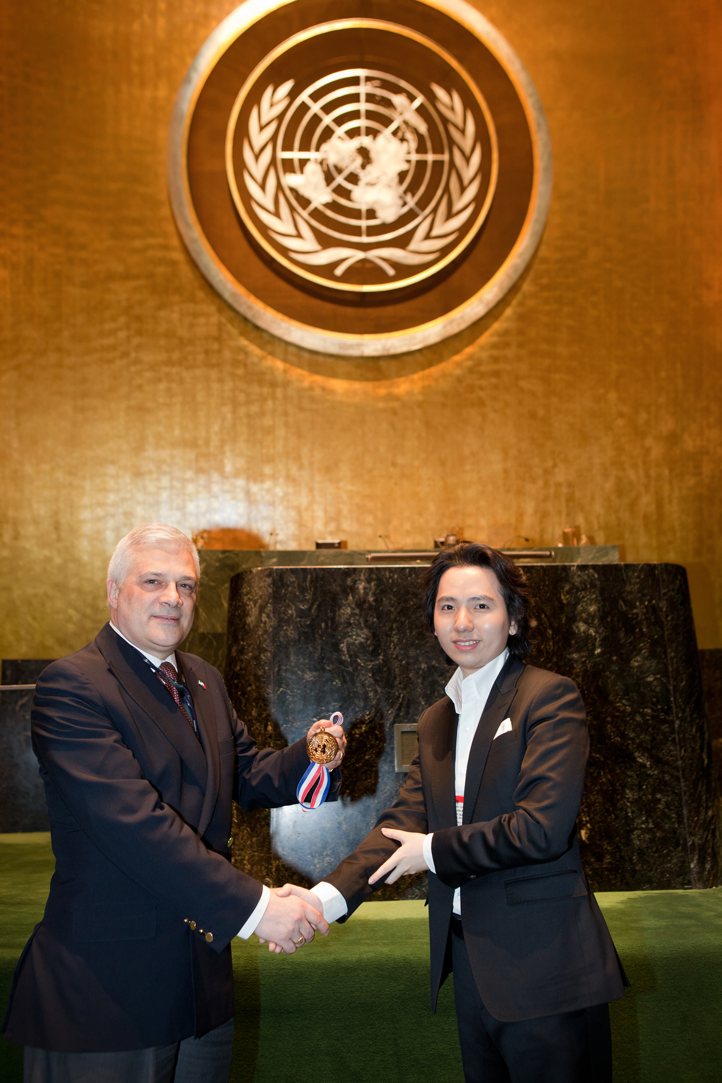 팝페라 테너 임형주는 2010년 12월 미국 뉴욕 유엔본부에서 한국인 최초이자 역대 최연소로 유엔 평화메달을 받았다. 임형주 제공