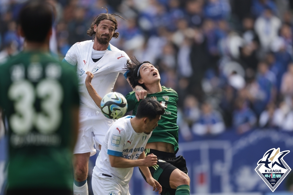 1-1로 비겼던 수원 삼성과 전북 현대의 2023시즌 첫 맞대결. 한국프로축구연맹 제공