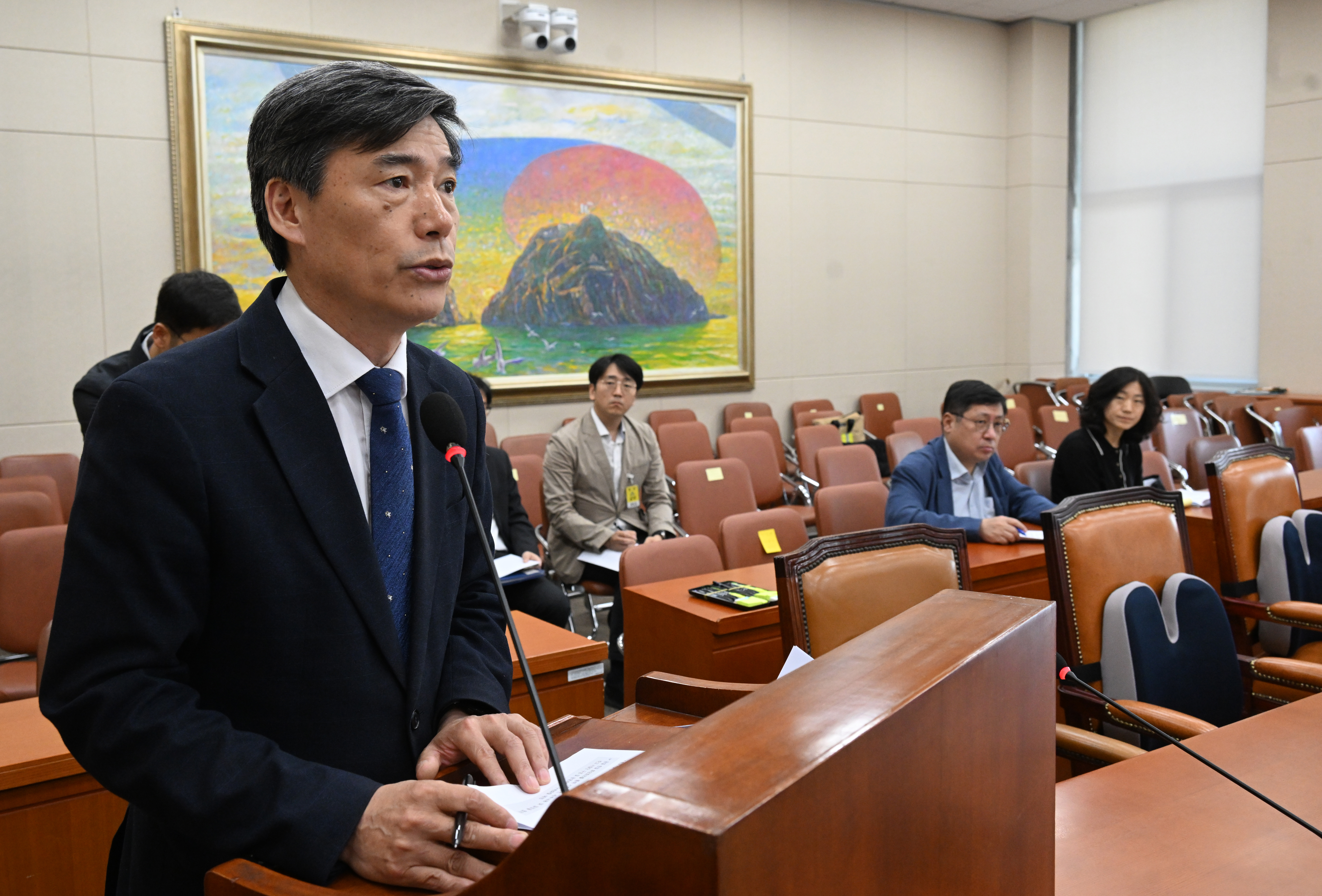 17일 오전 국회에서 열린 정무위원회 전체회의에서 박구연 국무조정실 1차장이 후쿠시마 원전 시찰단 현안보고를 하고 있다. 2023.5.17.안주영 전문기자