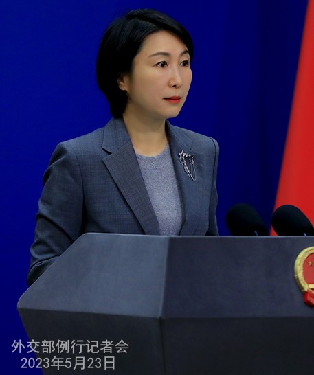 마오닝 중국 외교부 대변인이 23일 베이징 외교부 청사에서 열린 정례 브리핑에서 기자의 질문을 듣고 있다. 중국 외교부 제공