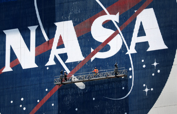 미국 항공우주국(NASA)이 미확인 비행 현상(UAP)에 대한 첫 공개 회의가 31일(현지시간) 열렸다. 사진은 지난 20일 플로리다주 케이프 캐너베럴에 있는 케네디 우주센터의 모습. AFP 자료사진 연합뉴스