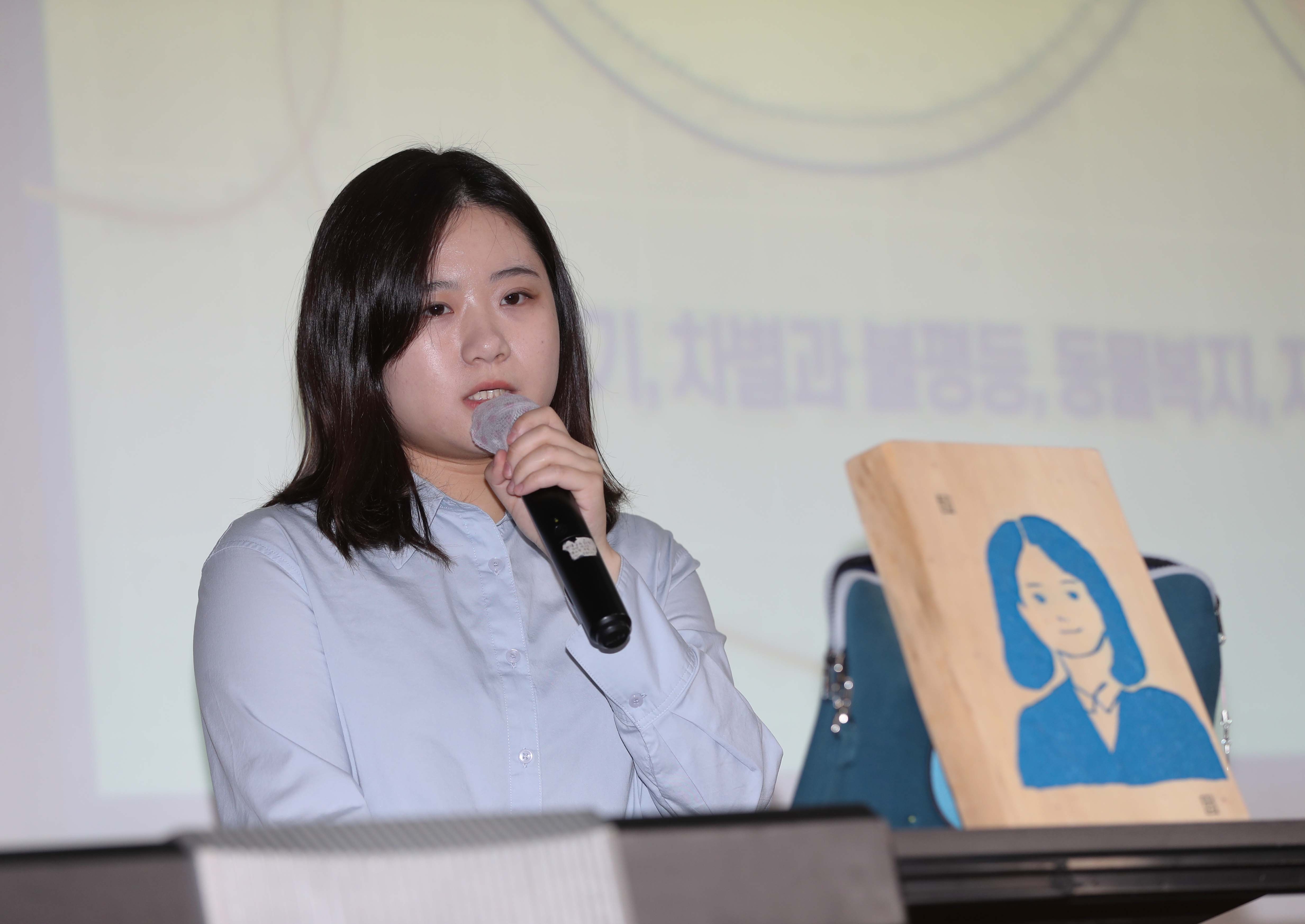 모교 찾은 박지현 전 민주당공동비대위원장