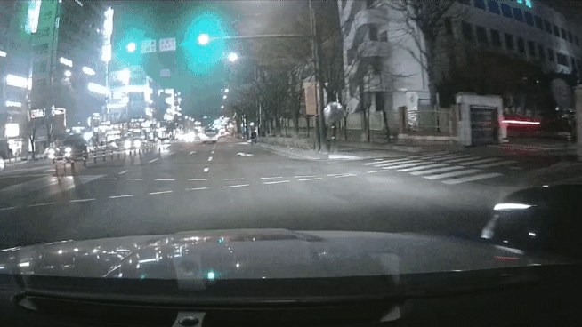 A씨가 음주상태로 무법질주를 하다 경찰을 피해 경찰서로 들어가는 모습.
인천경찰청 제공