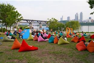2023 한강페스티벌 ‘책 읽는 한강공원’ 전경. 서울시 제공