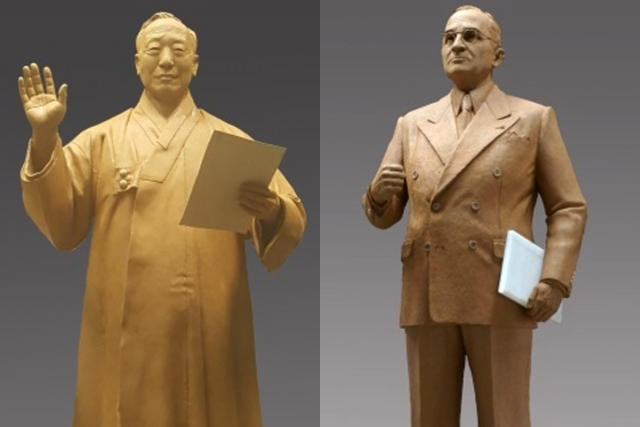 이승만 동상(왼쪽)·트루먼 동상. 경북도 제공