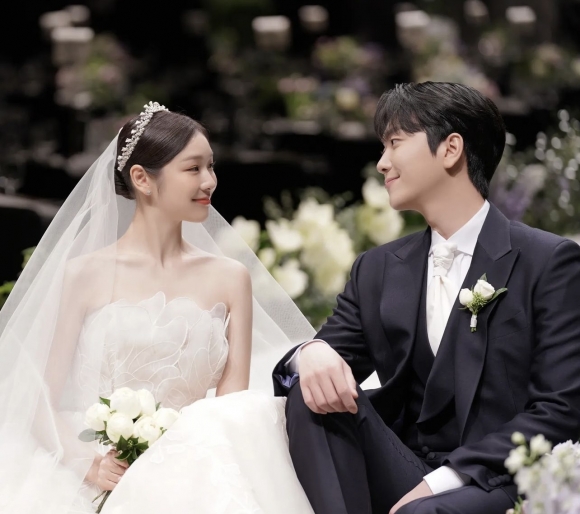 김연아는 지난해 10월 서울 중구 신라호텔에서 가족과 지인 등을 초대한 가운데 비공개로 결혼식을 올렸다. 2022.10.23 뉴스1