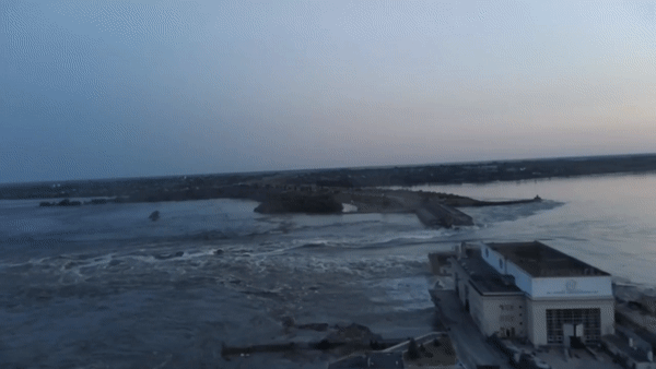 6일(현지시간) 우크라이나 남부 헤르손주 카호우카 댐이 붕괴해 있다. 2023.6.6 우크라 검찰 텔레그램