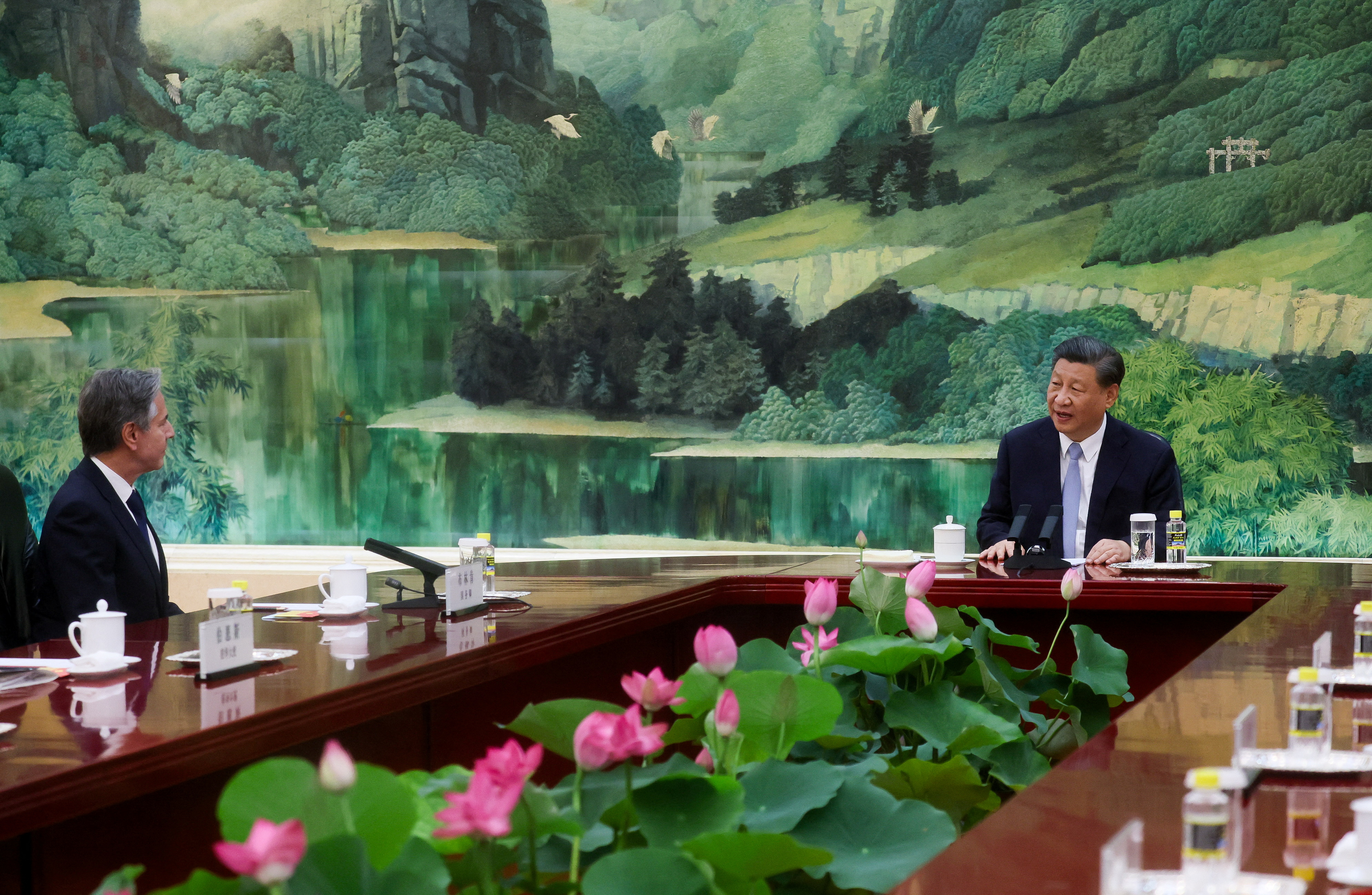 중국을 방문한 토니 블링컨(왼쪽) 미국 국무장관이 19일 베이징 인민대회당에서 시진핑 중국 국가주석과 회담하고 있다. 2023.6.19 로이터 연합뉴스