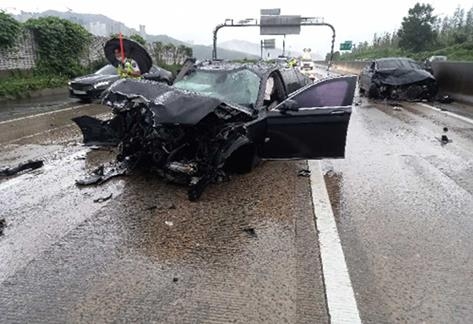 지난해 7월 경부고속도로 양산분기점 인근 추돌사고. 한국도로공사 제공