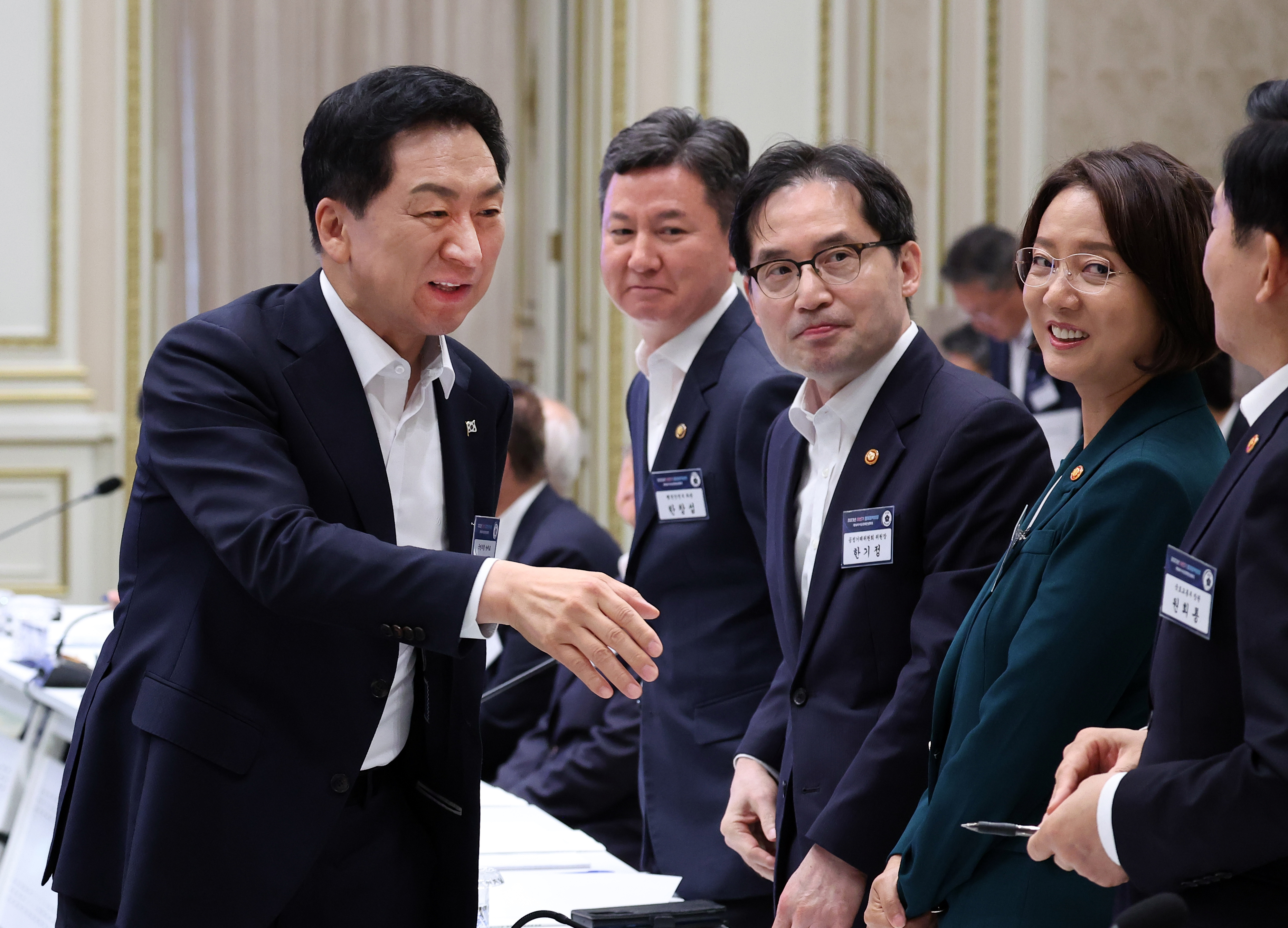 하반기 경제정책 방향 회의 참석하는 김기현 대표