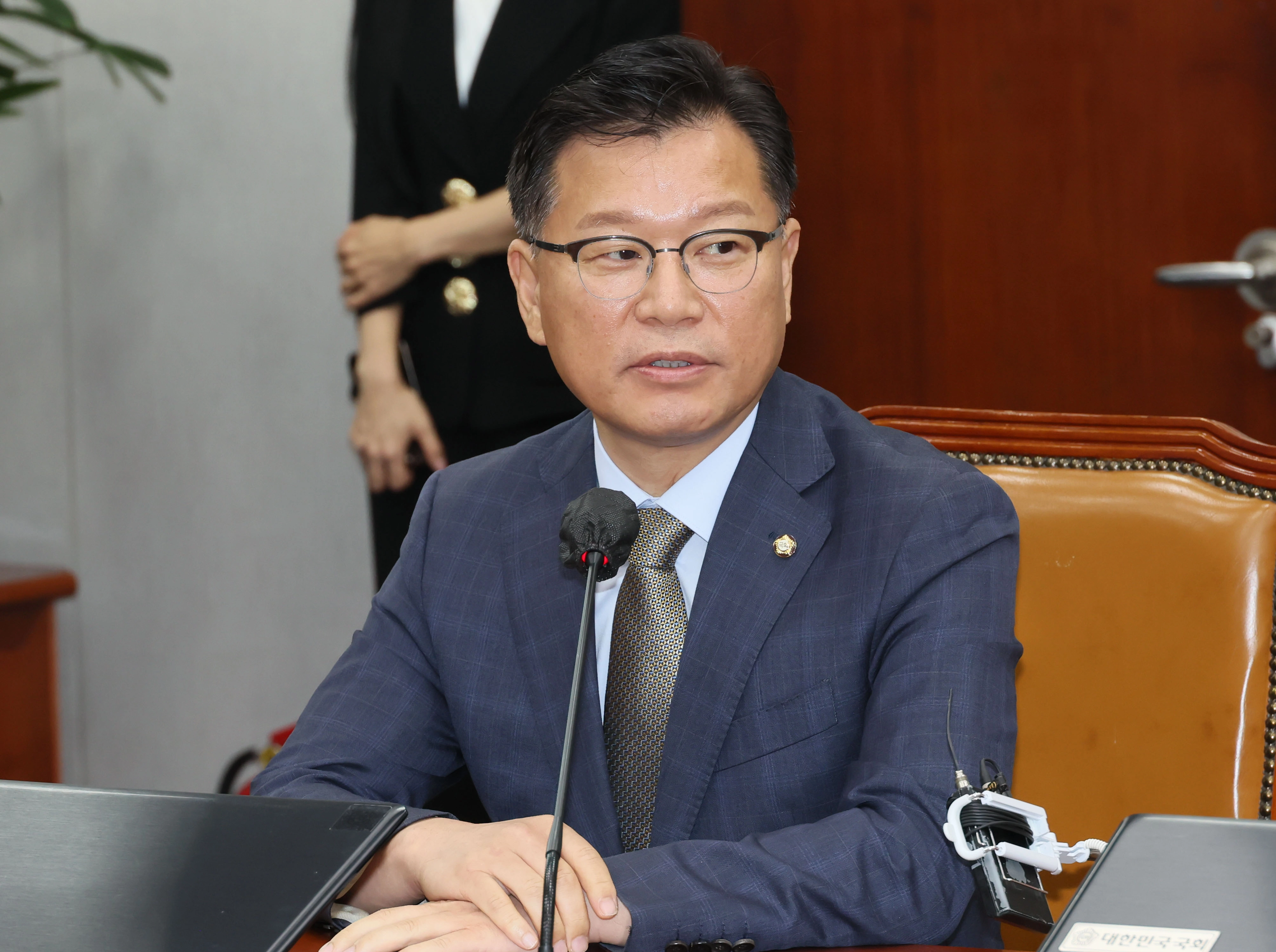 의사진행 발언하는 이양수  14일 오전 국회에서 열린 운영위원회 전체회의에서 국민의힘 이양수 간사가 의사진행 발언을 하고 있다. 연합뉴스