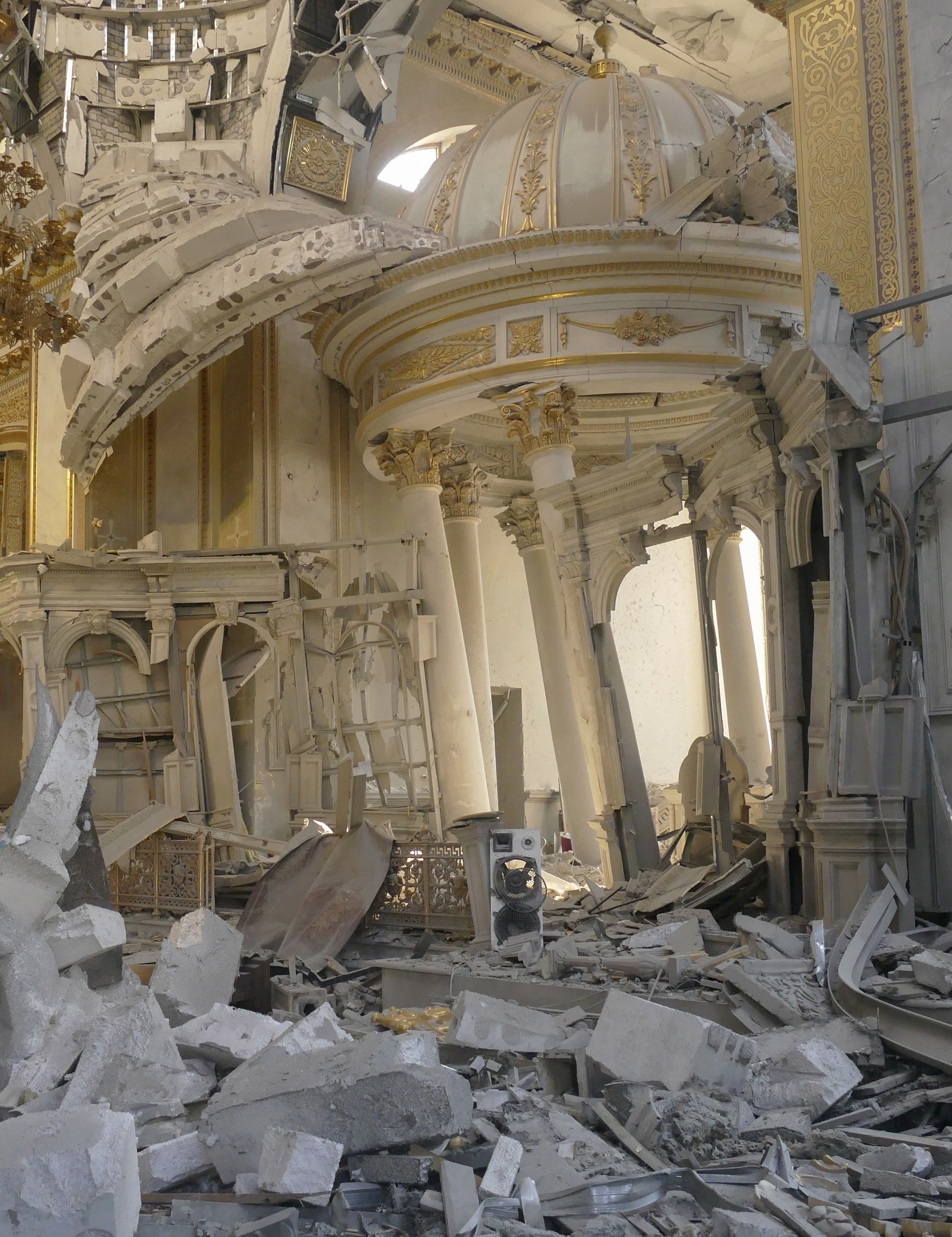 러시아의 공습으로 파괴된 유네스코가 ‘위험에 처한 세계유산’으로 지정한 정교회 성당. EPA 연합뉴스