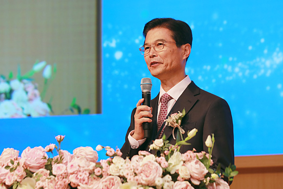 ‘2023 ICISAA’ 개막식에서 김일목 삼육대 총장이 환영사를 하고 있다. 삼육대학교 제공