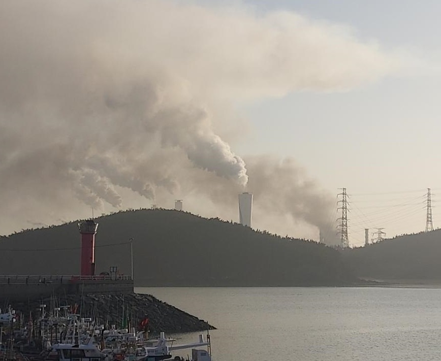 충남 태안지역 화력발전소. 충남도 제공