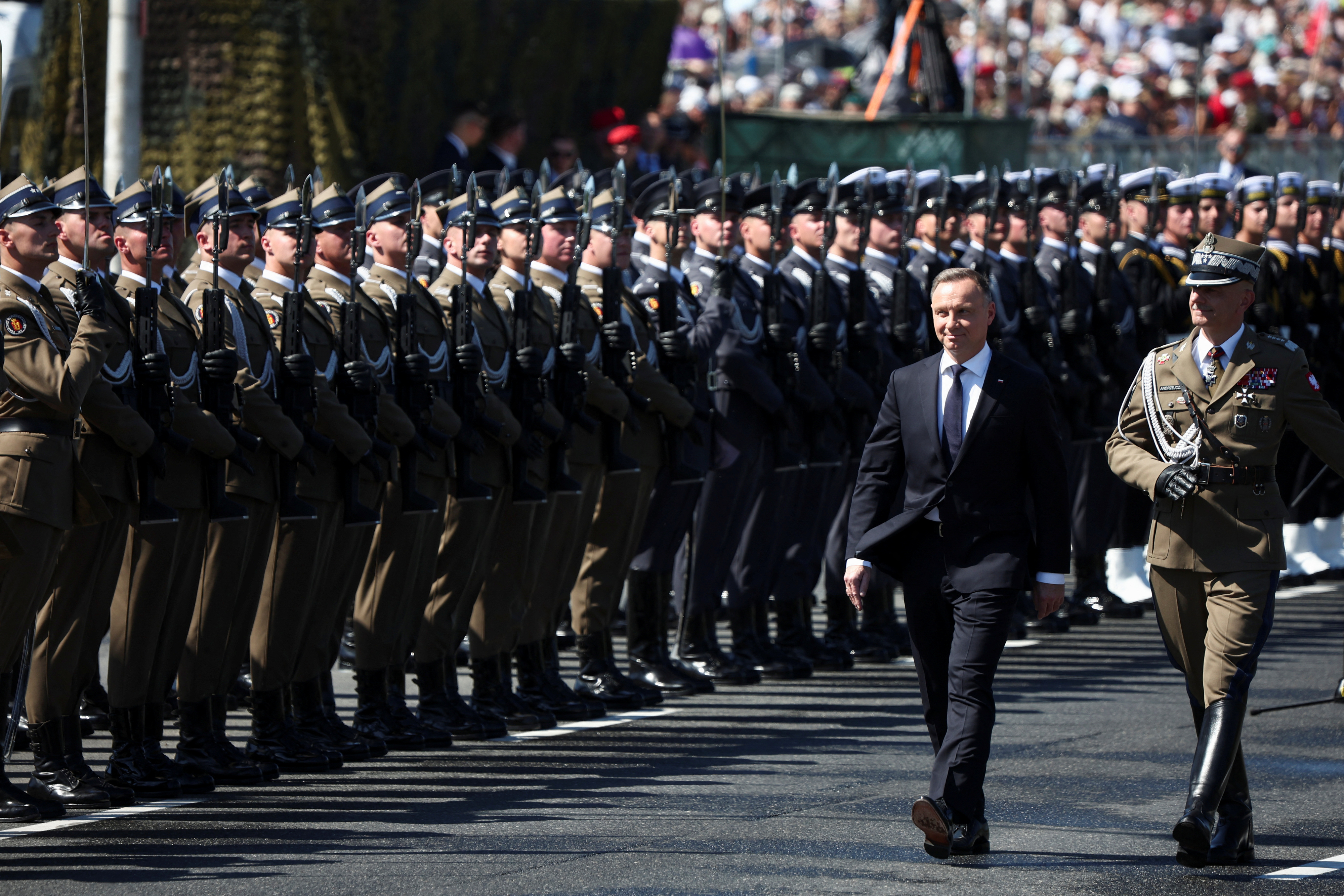 안제이 두다 폴란드 대통령이 15일(현지시간) 바르샤바에서 열린 ‘국군의 날’ 열병식에 참석하고 있다. 2023.8.15 로이터 연합뉴스