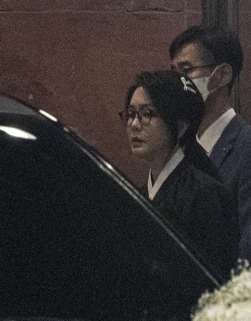 슬픔에 잠긴 김건희 여사
