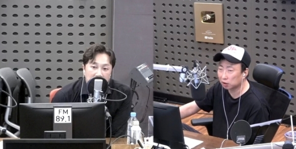 정신건강의학과 전문의 양재웅(사진 왼쪽)과 박명수. KBS 쿨FM ‘박명수의 라디오쇼’
