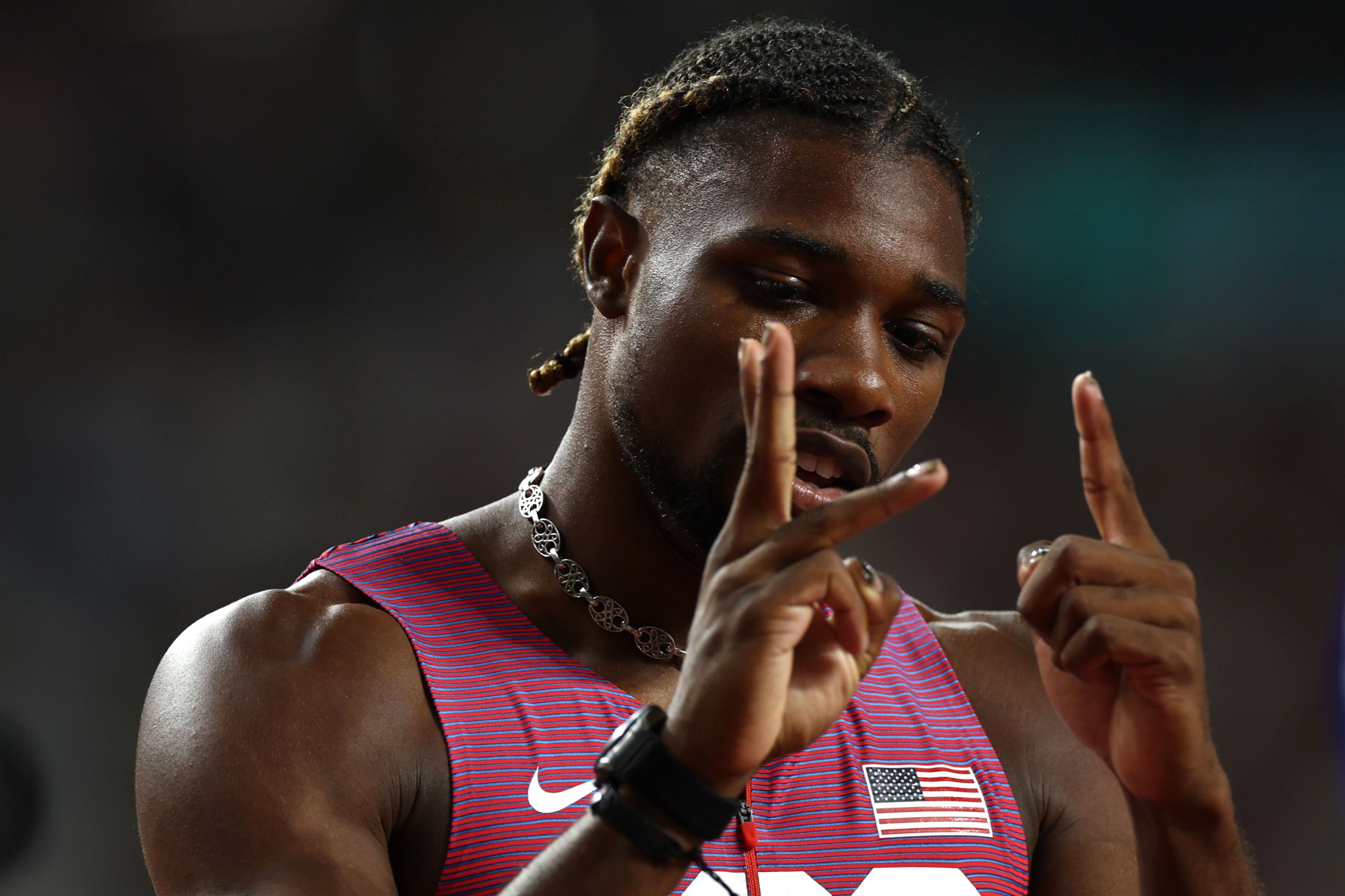 노라 라일스가 26일 2023 세계육상선수권 남자 200m에서 우승한 뒤 세리머니를 하고 있다. EPA 연합뉴스