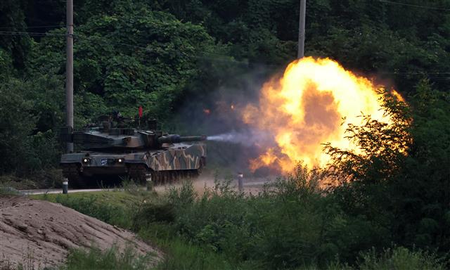 ‘수풀 뒤에서’