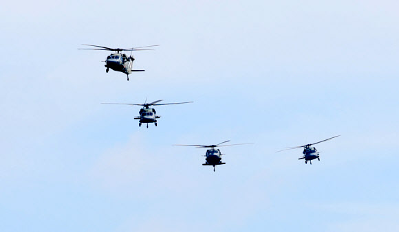 한미연합훈련 ‘을지 자유의 방패(UFS·을지프리덤실드)’가 이어진 지난달 31일 전남 장성군 일대에서 공중강습작전이 펼쳐지고 있다. 2023.9.1 연합뉴스