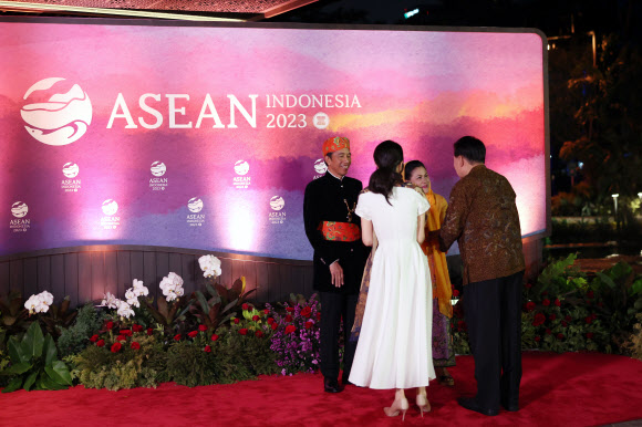 윤석열 대통령 내외, 아세안 정상회의 만찬 참석