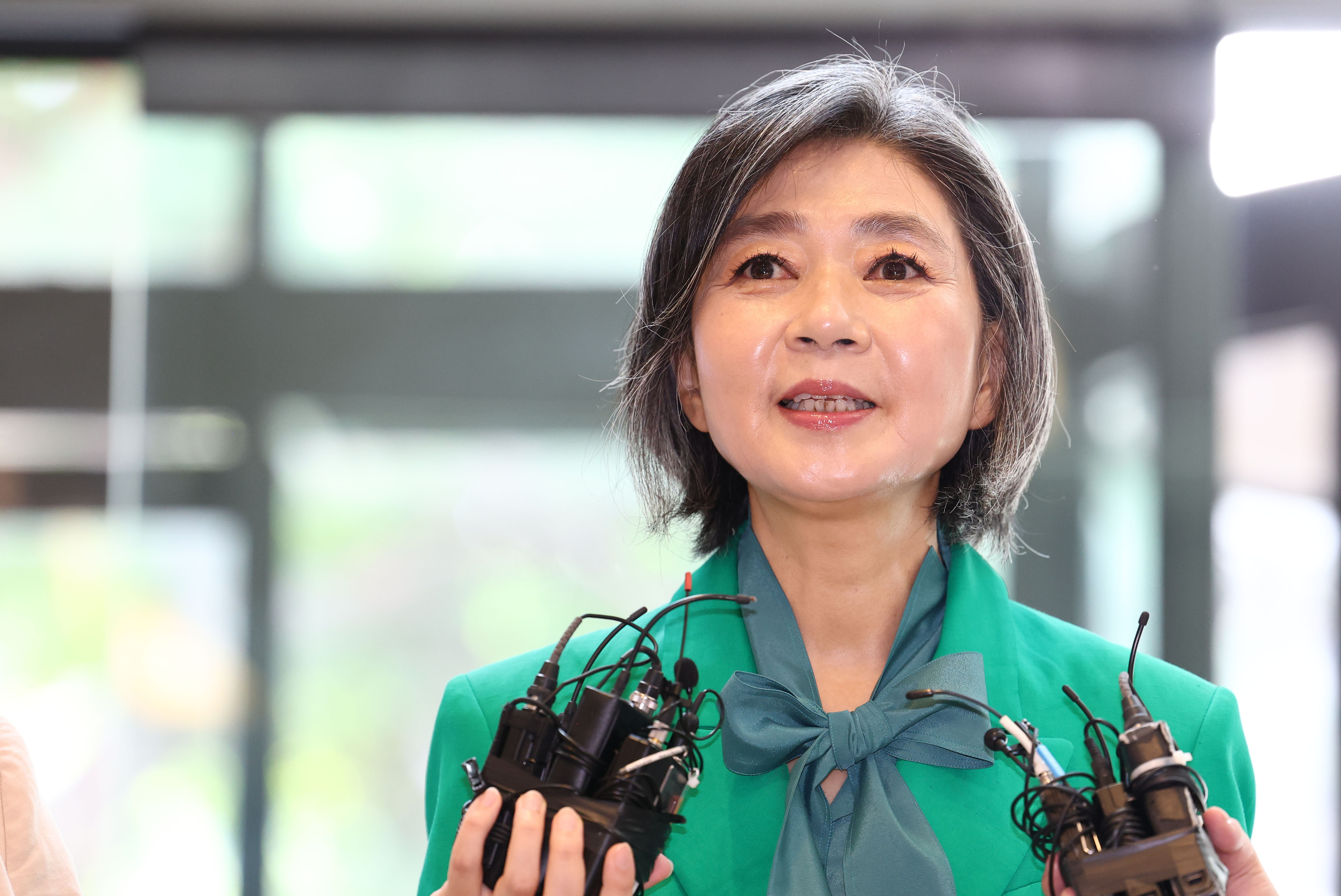 김행 여성가족부 장관 후보자가 14일 오전 서울 서대문구 한국청소년활동진흥원에 마련된 인사청문회 준비 사무실로 첫 출근하며 취재진 질문에 답하고 있다. 2023.9.14 연합뉴스