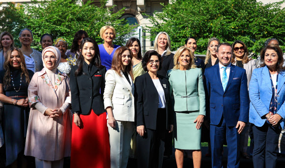 김건희 여사, 미 영부인 주최 리셉션 참석