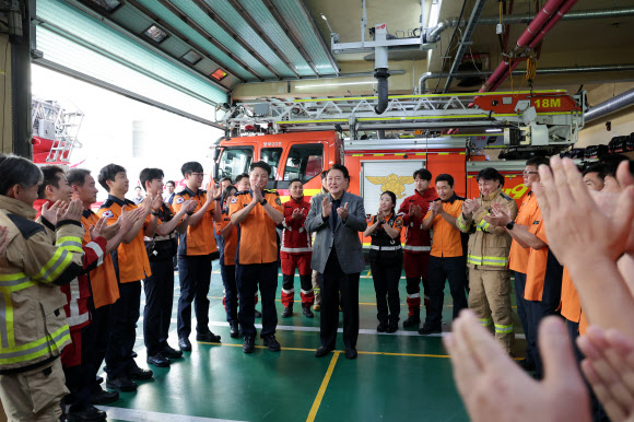 추석 명절 소방서 방문한 윤석열 대통령