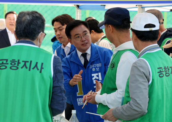 한 표 호소하는 진교훈