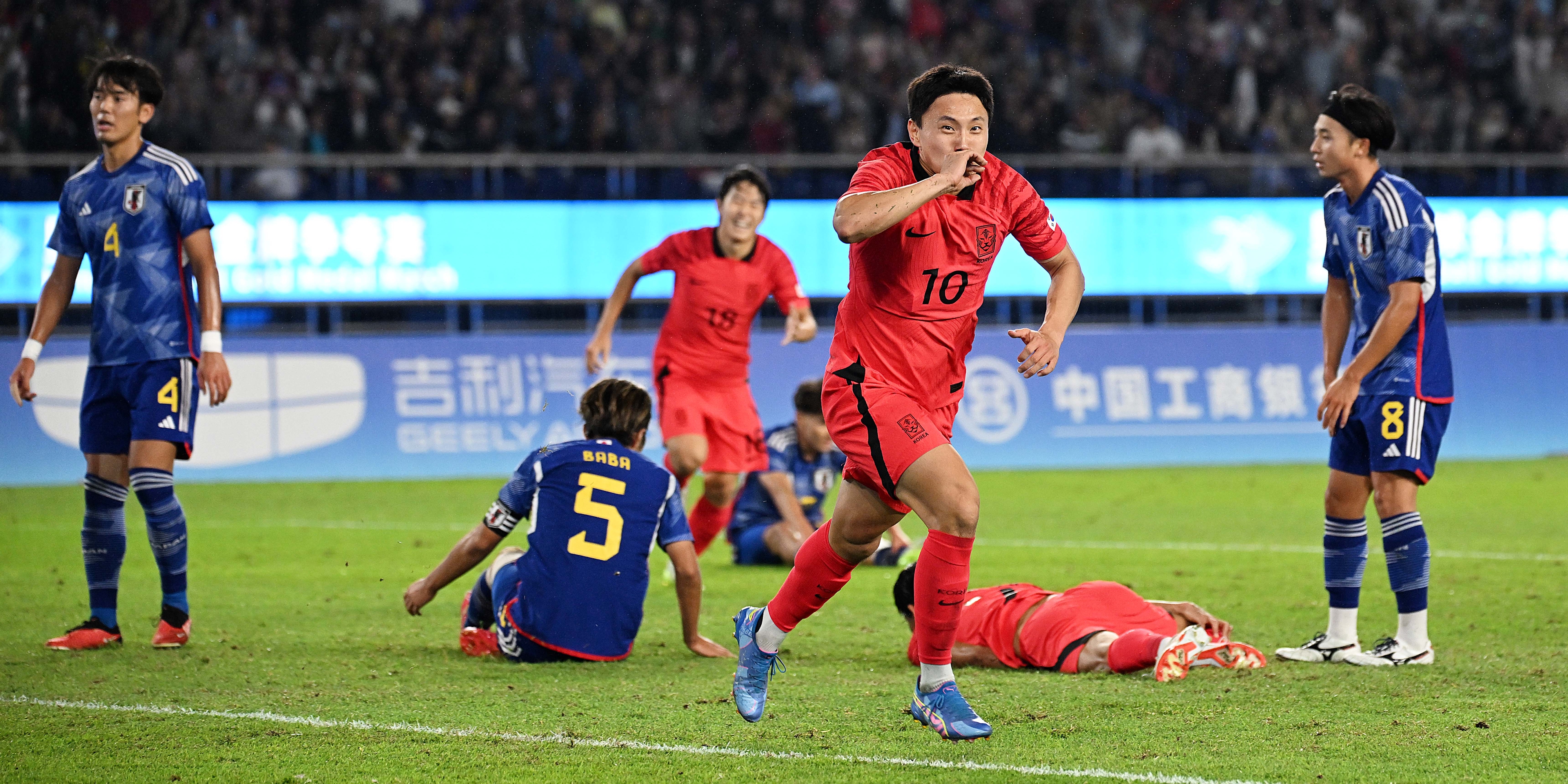 7일 중국 항저우 황룽 스포츠센터 스타디움에서 열린 2022 항저우 아시안게임 남자축구 대한민국과 일본의 결승전에서 역전 골을 넣은 조영욱이 세리머니를하고 있다. 2023.10.7 항저우 오장환 기자