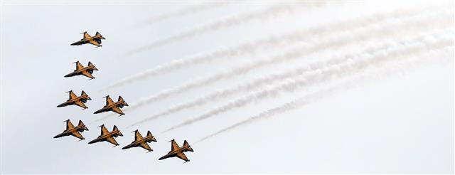 한글날 세종시 하늘에서 펼치는 블랙이글스 축하비행