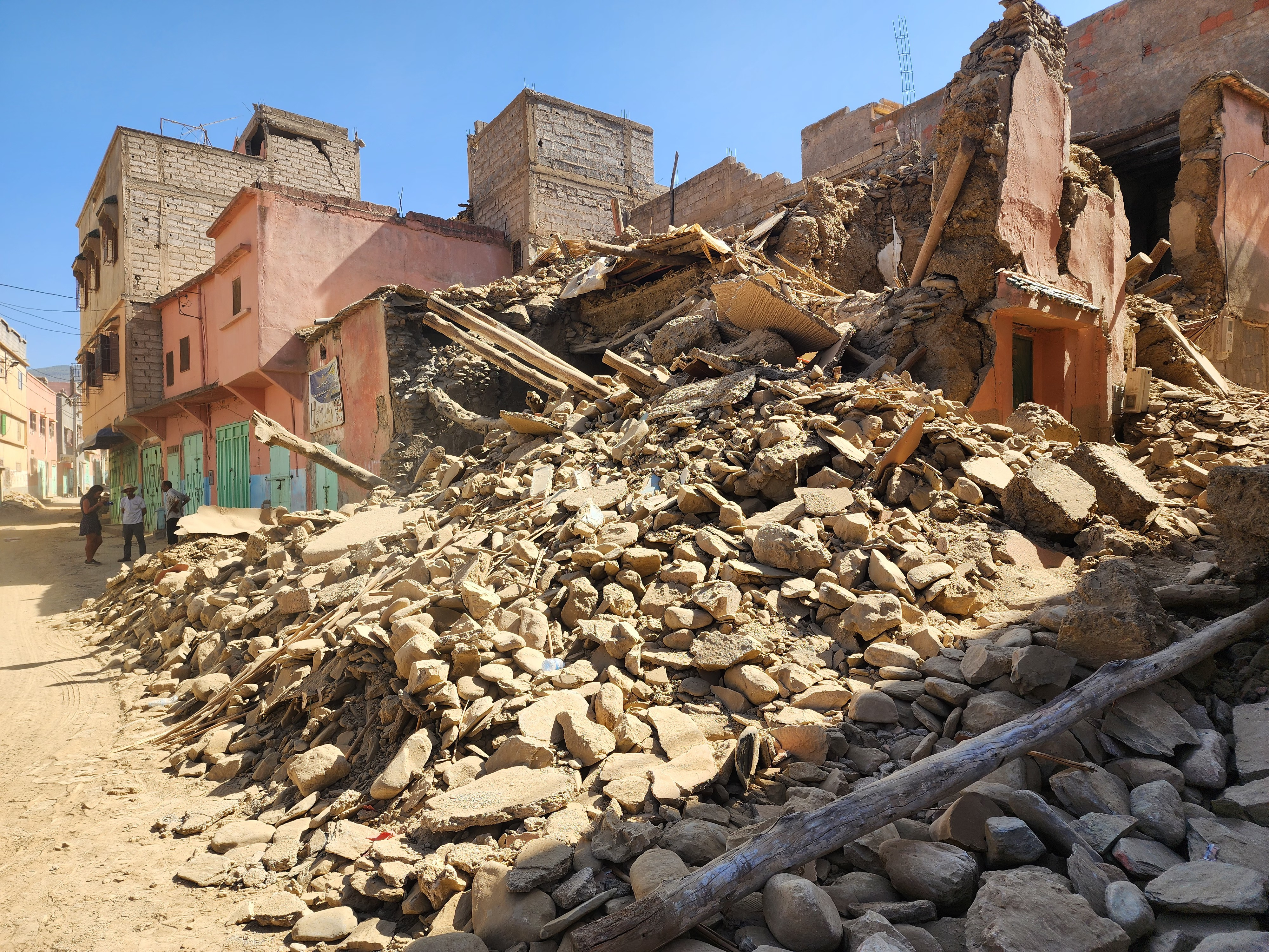 지진 피해가 발생한 모로코 중부 아미즈미즈의 한 건물이 무너진 모습. 아미즈미즈 연합뉴스