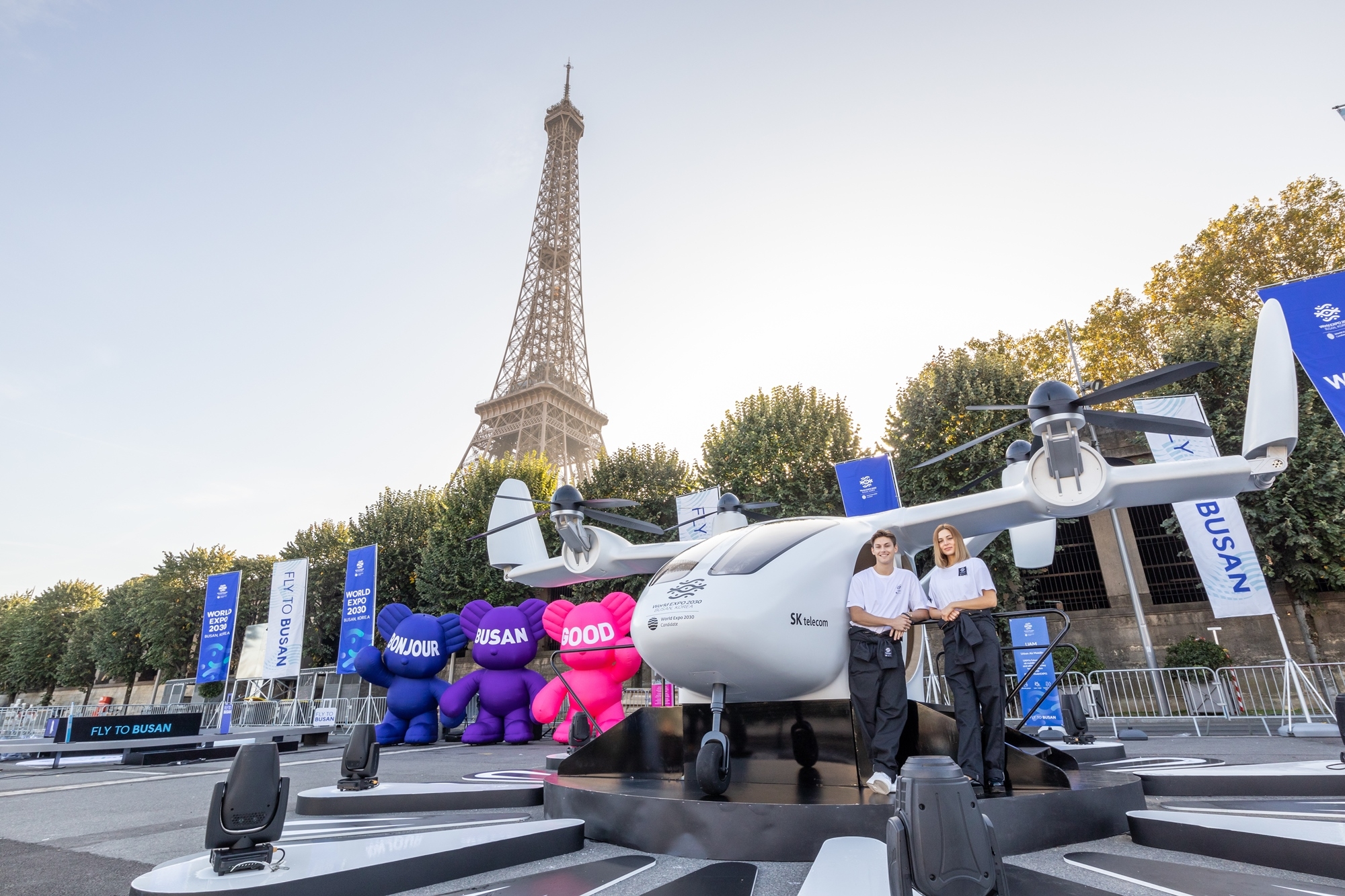 부산세계박람회 개최 염원… SKT, 파리 에펠탑 인근에 UAM 체험 공간