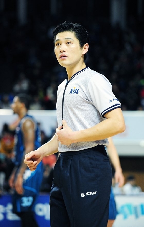 황인태 심판. KBL 제공