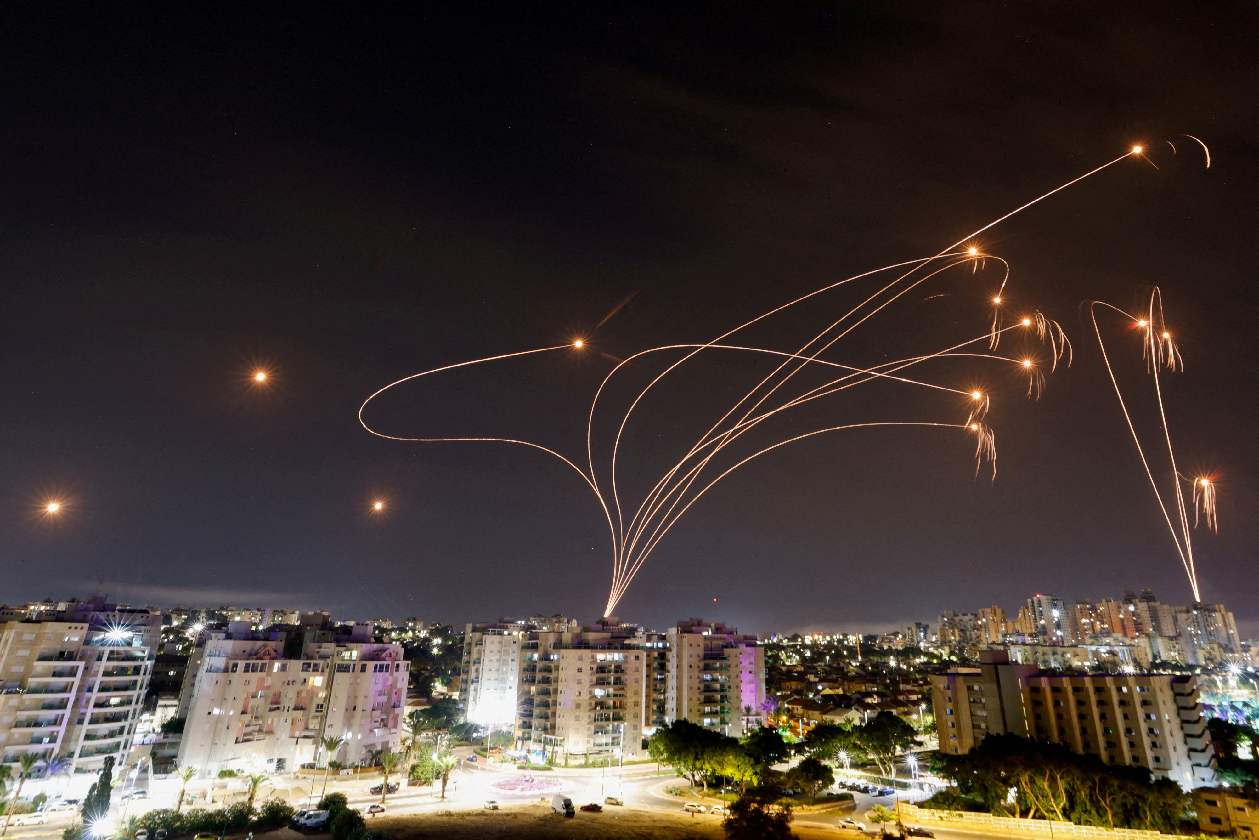 가자지구서 발사된 로켓 격추하는 이스라엘 아이언돔