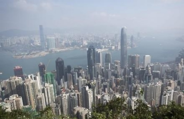홍콩은 ‘세계에서 집값이 가장 비싼’ 도시로 선정되기도 했다. AP 연합뉴스