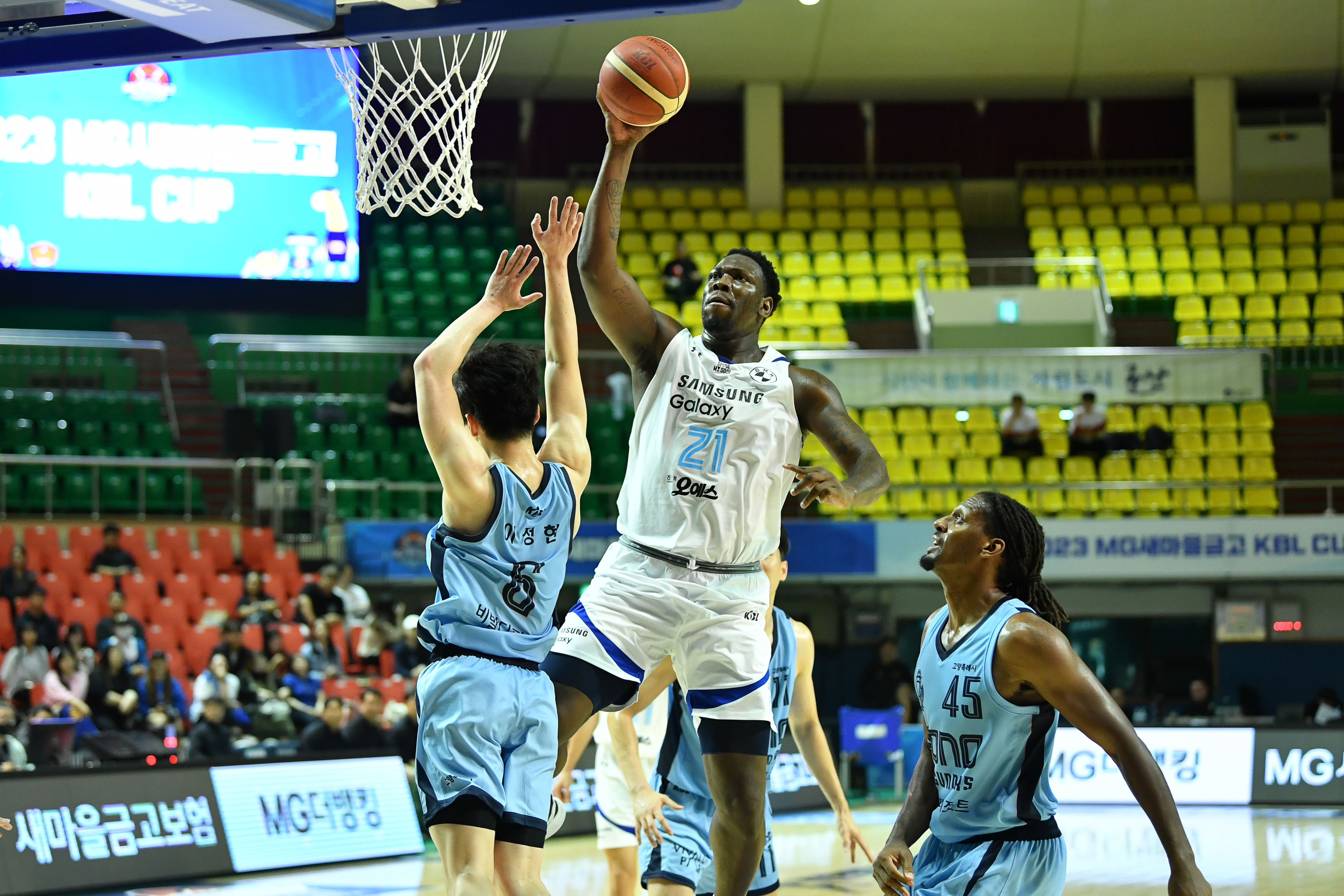 서울 삼성 코피 코번이 10일 군산월명체육관에서 열린 KBL 컵대회 고양 소노와의 조별리그 경기에서 공격하고 있다. KBL 제공