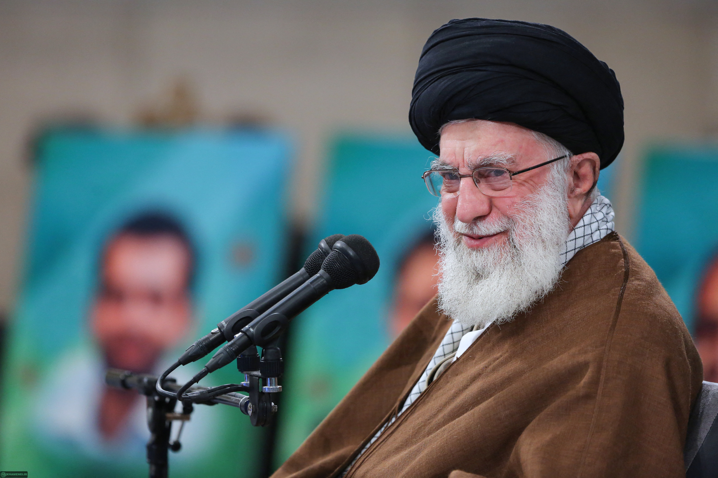이란 최고지도자 아야톨라 세예드 알리 하메네이가 17일(현지시간) 수도 테헤란에서 열린 회의 중 연설하고 있다. 2023.10.17 AFP 연합뉴스